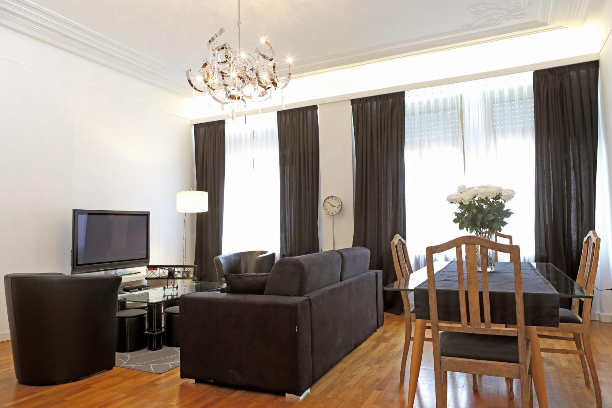 The Queen Luxury - Liberty * Luxemburg
